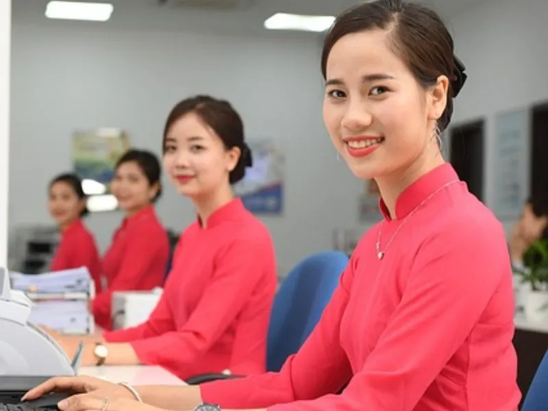 What are the 7 components of service marketing?